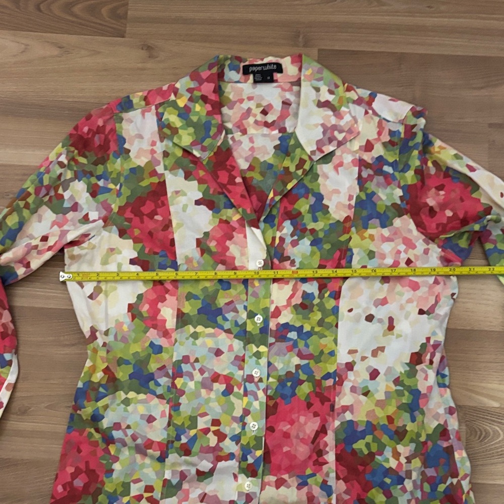 Paperwhite Multicolor Floral-Print Button-Down Shirt with French Cuffs - Picture 13 of 14